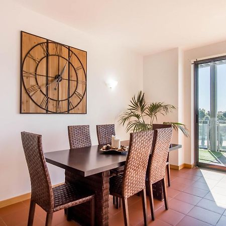 Superbe Appartement Spacieux Avec Terrasse Vue Piscine Vilamoura Luaran gambar